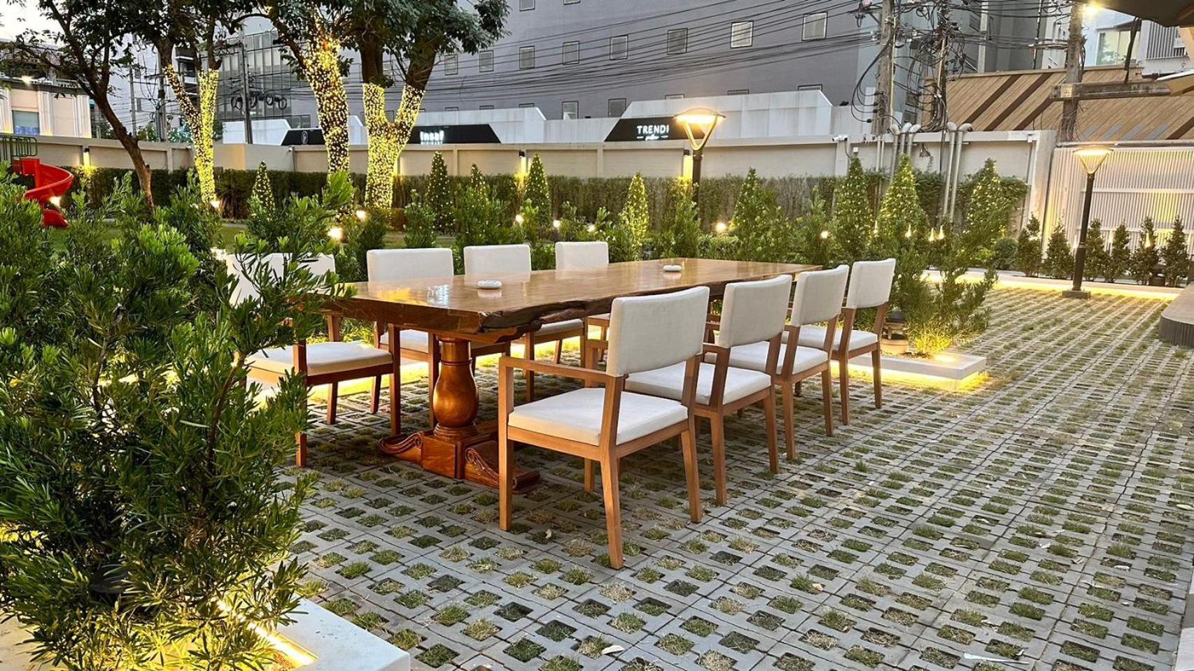 Floral Court Hotel & Residence Sukhumvit 13 Bangkok Luaran gambar