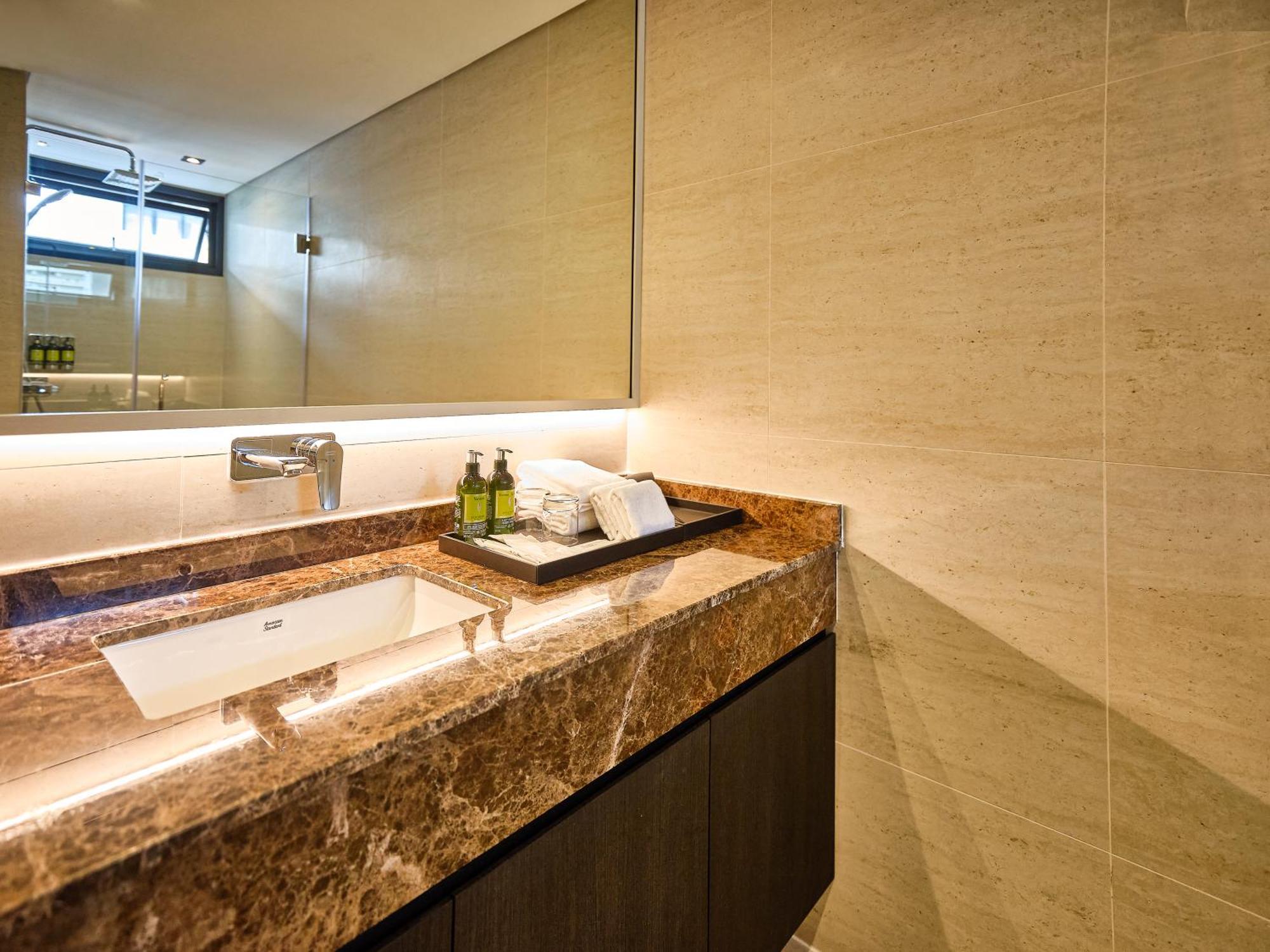 Floral Court Hotel & Residence Sukhumvit 13 Bangkok Luaran gambar